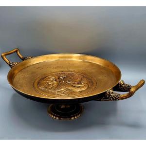 Large Bronze Cup " Tazza ". Ferdinand Levillain Foundu Barbedienne 1870