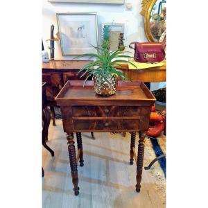 Mahogany 19th Century Living Room Table Between Two Workers Cabaret Tray