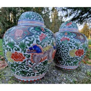 Pair Of Chinese Famille Verte Wucai Ming Dynasty Style Covered Pots Jar