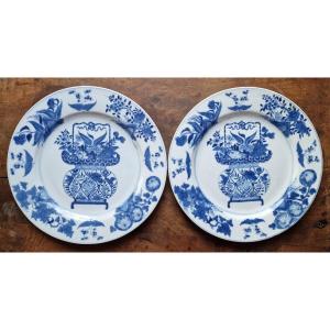 Pair Of Chinese Dinner Plates 18th Kangxi Period White Blue Qing Dynasty