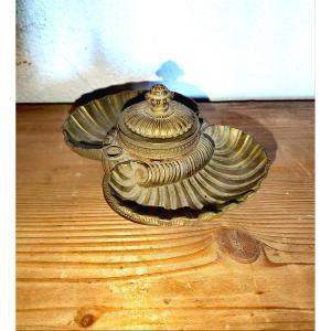Beautiful Bronze Inkwell, Restoration Period, Double Shell, High Quality Early 19th Century
