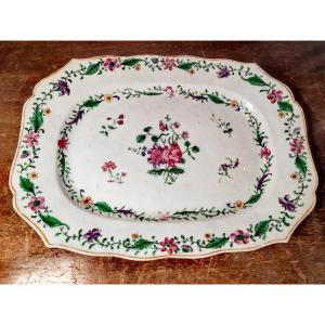 Great Chinese Porcelain For Export, Scalloped Dish, Floral Decor, 18th Century 