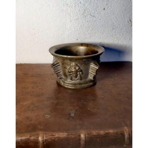 Cute Small Bronze Mortar Model, Masks & Columns, France Or Spain Circa 1700