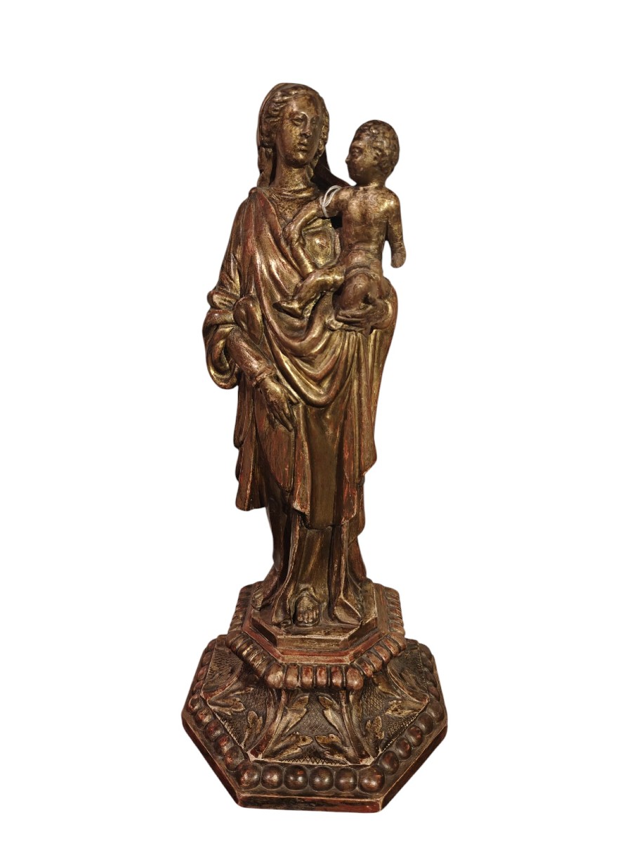 Scultura lignea di Madonna con Bambino