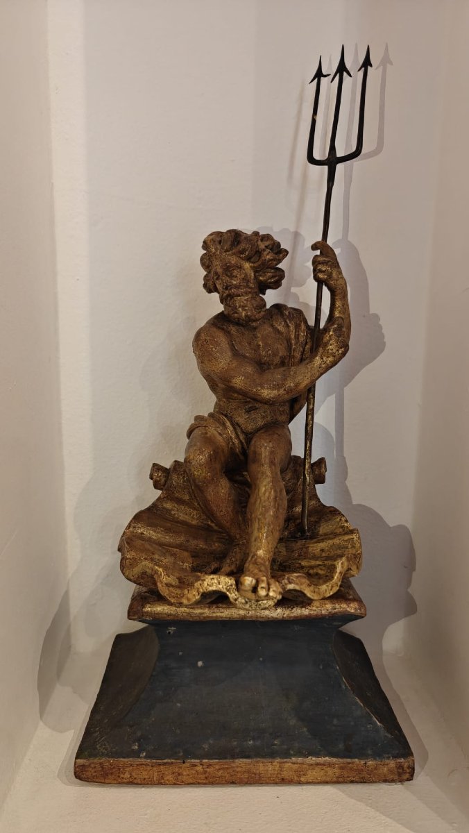 Nettuno in legno dorato