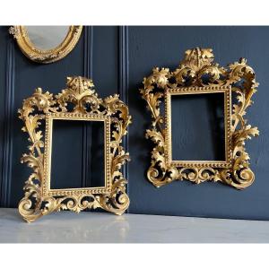Pair Of 19th Century Italian Frames In Gilded And Richly Carved Wood