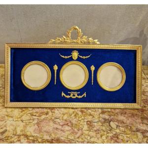 Exceptional Bronze Frame With A Blue Background In Three Locations In Perfect Condition