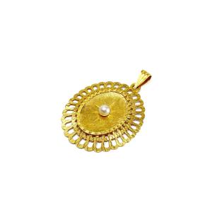 Gold And Pearl Pendant