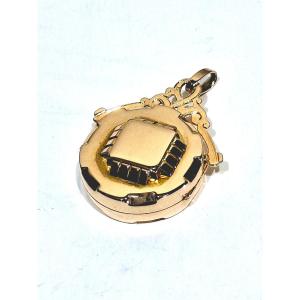 Art Deco Photo Medallion