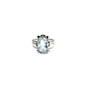White Gold And Aquamarine Ring