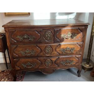 Important Parisian Walnut Chest Of Drawers Dating From The 18th Century, Opening With 5 Drawers 