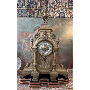Henri Houdebine, Renowned Bronze Sculptor In Paris, Large Neo-renaissance Clock In Gilt Bronze, 64 Cm