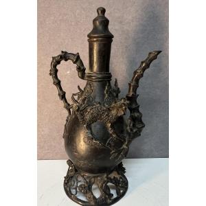 Antique Chinese Ewer In Solid Bronze, 19th Century, Carved In Relief With Dragons And Mice, H 34.5 Cm