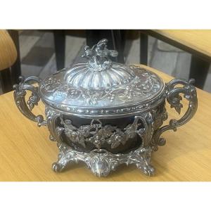 Sugar Bowl In Minèrve-patterned Sterling Silver With A Classic, Timeless Design