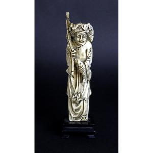 Antique Chinese Ivory Sculpture Of A Fisherman  19th Century