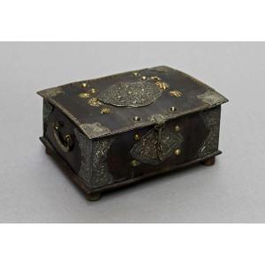 Dutch Colonial Sirih Betel Box In Horn And Silver Mount