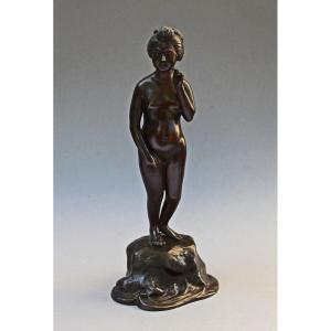 Japanese Meiji Bronze Figure Of A Naked Geisha, Signed Bizan (美山), 27.5 Cm