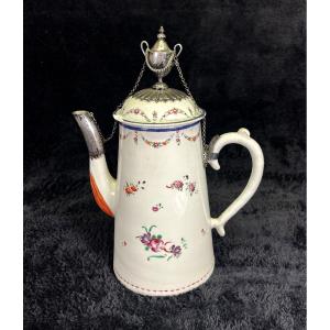Chinese Export Porcelain Coffee Pot Robert Adam Silver Mounts, 18th Century Qianlong