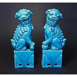 Pair Antique Chinese Turquoise Blue Porcelain Guardian Lions Dogs Of Foo
