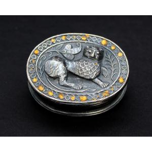Antique Indo-persian Silver Snuff Or Pill Box Lioness & Foliage, Gold Highlights, C1900