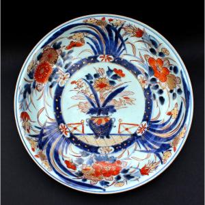 Large Antique Imari Arita Porcelain Dish, Japan, Vase And Fence, Edo Period 1680–1720
