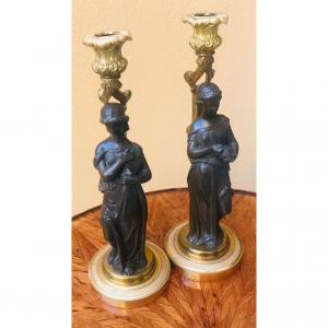 Paire De Bougeoirs Bronze, Jeunes Femmes à l'Antique