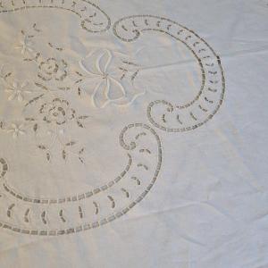 Embroidered And Openwork Linen Tablecloth 240 Cm X 220 Cm Circa 19001