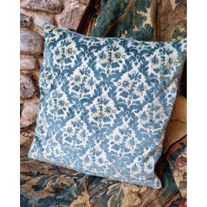 Velvet Dog Cat Decorative Style Cushion