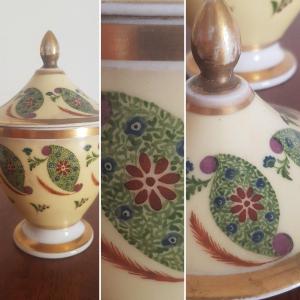 Drageoir Covered Porcelain Sugar Pot From Paris Early XIXth Charles X Indian Empire