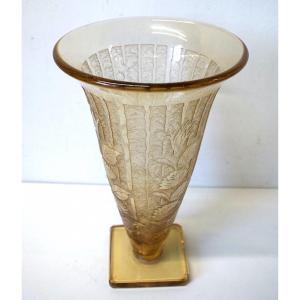 Art Deco Vase Signed Veramé Art Glassware From Metz Lorrain Art Meisenthal Circa 1925 Ref504