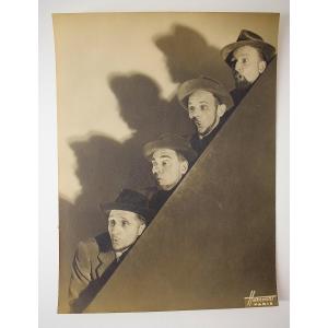 Photograph Of Four People Around 1950 Harcourt Paris Ref1116