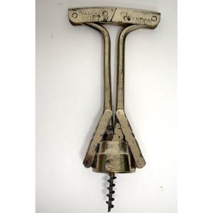 Moet Et Chandon Champagne Promotional Corkscrew Ref1208