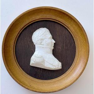 Miniature Sèvres Biscuit Porcelain Medallion By Brachard, Profile Portrait Of The Duke Of Berry