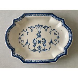 Plat Moustier Decor A La Berain 