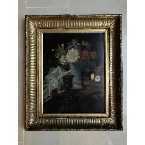 Flower Vase And Watch Holder Table