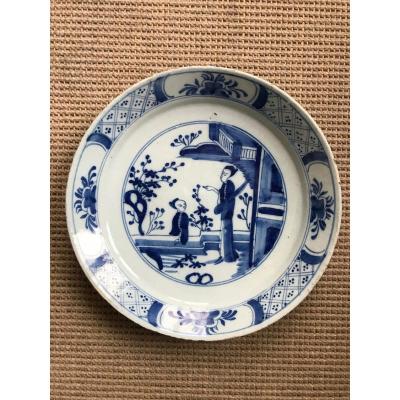 Assiette en faïence de Delft  Décor au Chinois Epoque XVIIIe