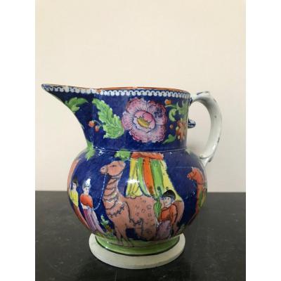 Pichet à décor de dromadaire et d'éléphant