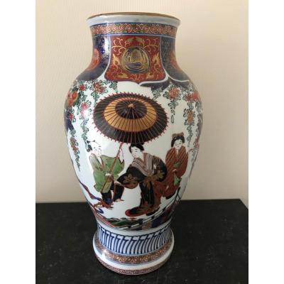 Japan - Porcelain Vase
