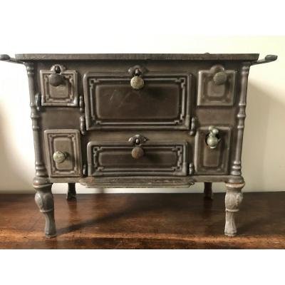 Cast Iron Doll Stove