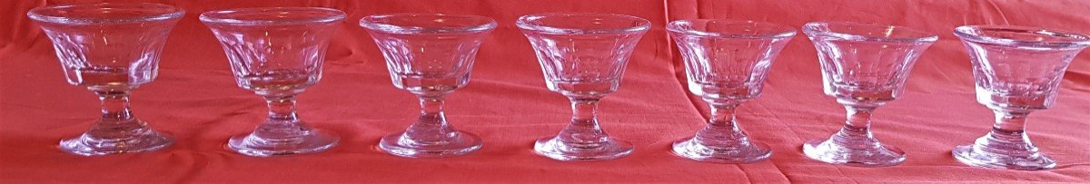 Lotto di 7 bicchierini antichi in cristallo sfaccettato per ciliegine sottospirito