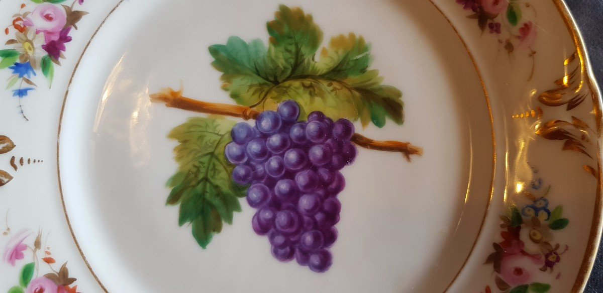 Piatto antico '800 in porcellana grappolo d'uva dipinto-photo-2