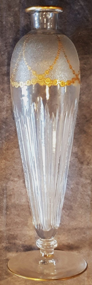 Petit Vase  Art Nouveau Gravé Et Doré H 23,5 Cm