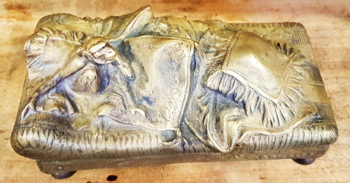 Scatola antica in bronzo  con apertura meccanica Erotica celata-photo-1