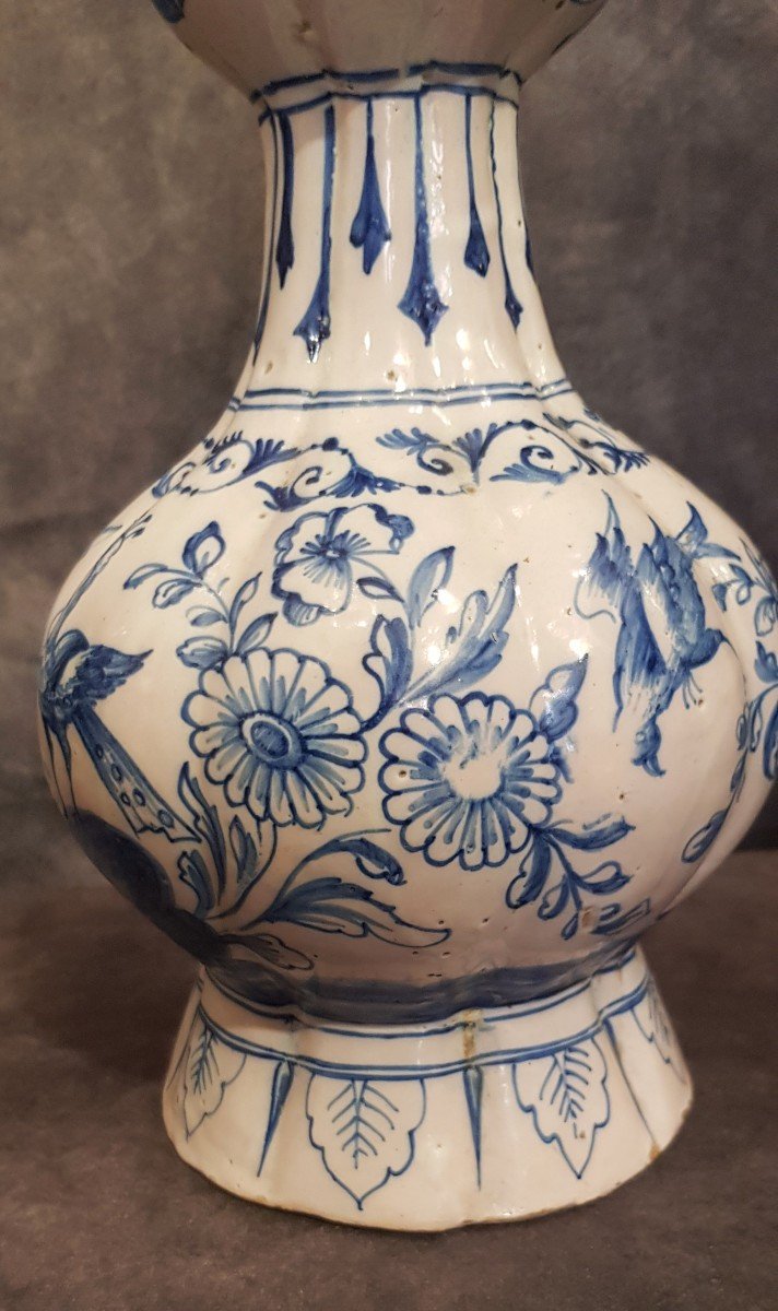 Antico vaso  in ceramica Knobble  dipinto a mano in blu Paesi Bassi Delft-photo-2