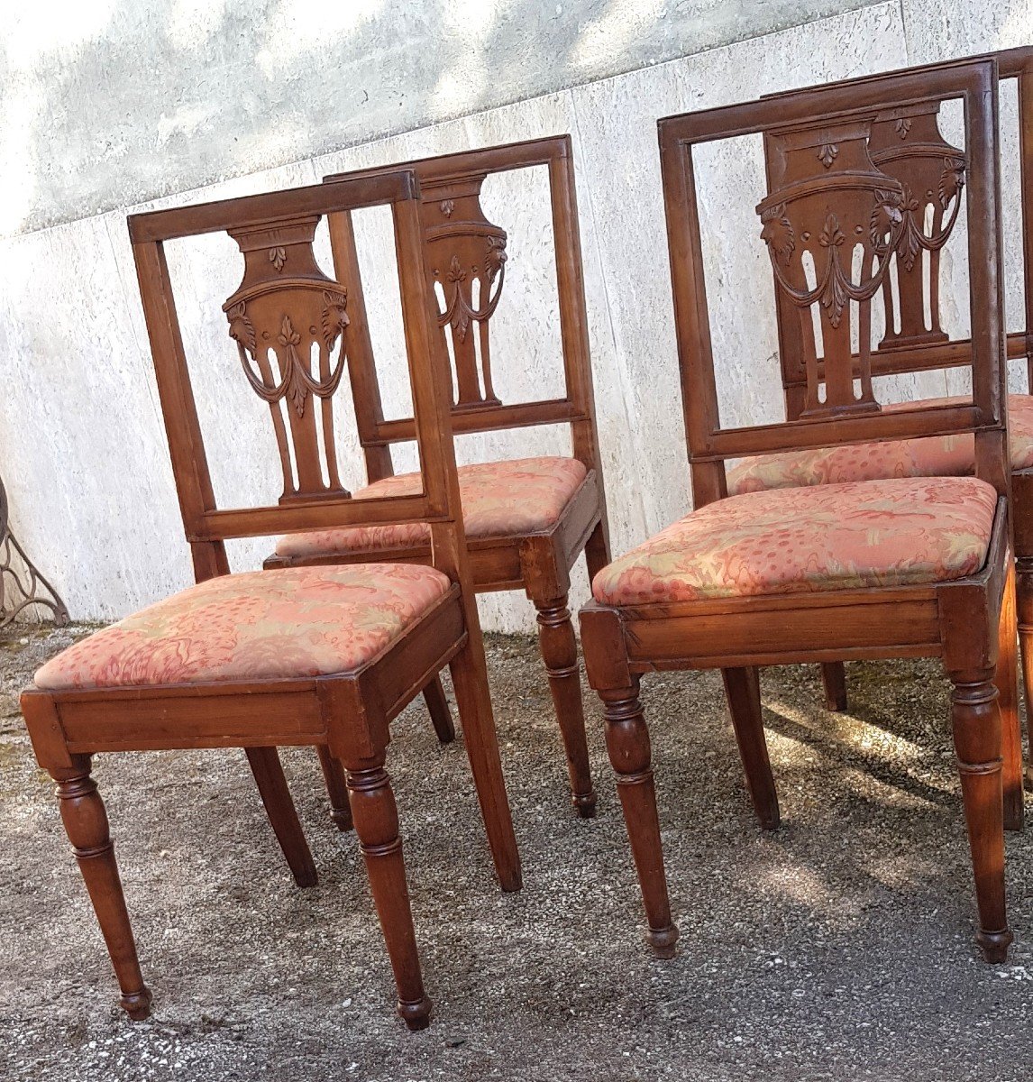 Gruppo di 4 sedie italiane antiche in noce fine '700