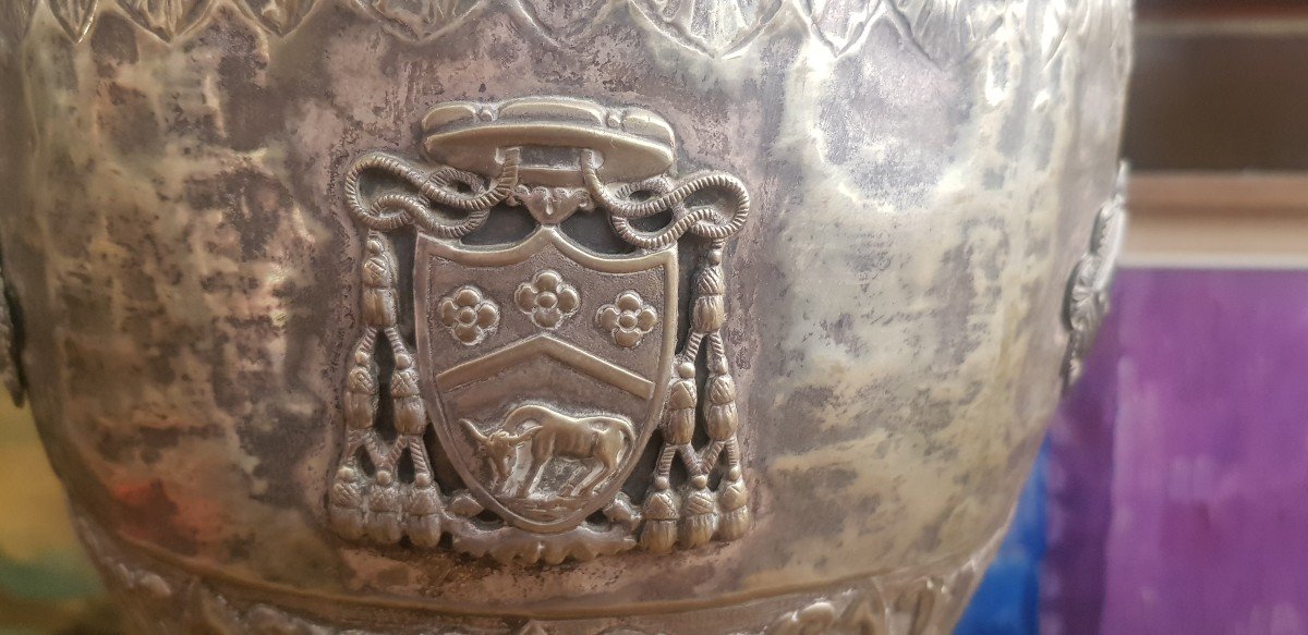  lampada da tavolo antica  in metallo sbalzato e argentato, stemma cardinalizio -photo-3