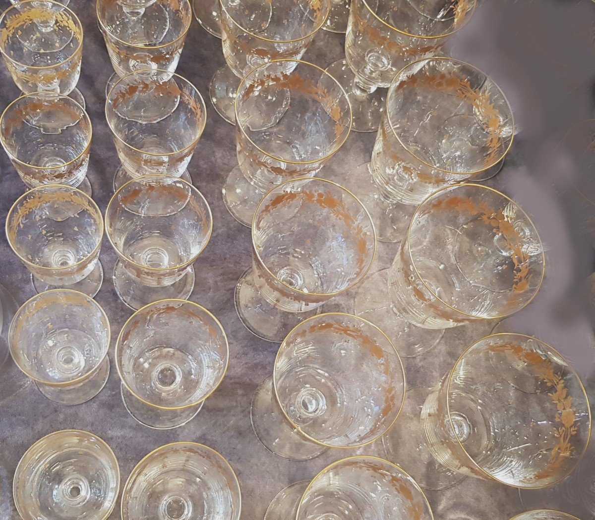 Lotto Di 24 Bicchieri In Cristallo Con Decoro Floreale Inciso E Dorato-photo-2