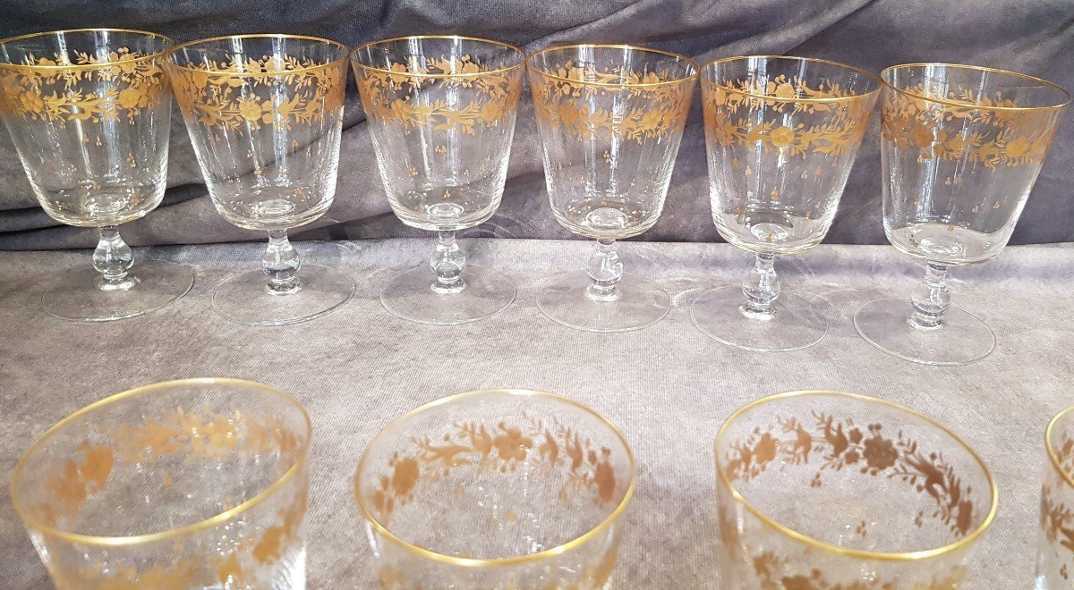 Lotto Di 24 Bicchieri In Cristallo Con Decoro Floreale Inciso E Dorato-photo-3