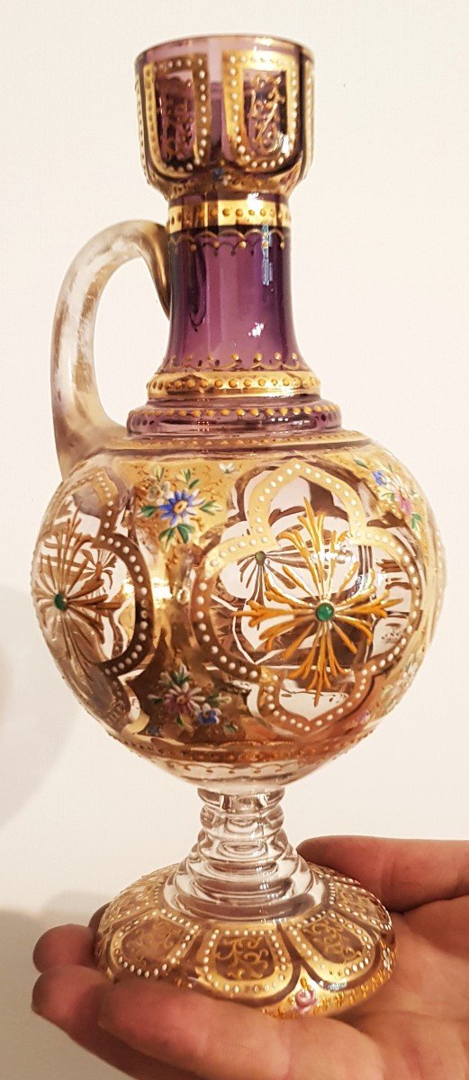 Bottiglietta  in vetro antica con ricca decorazione a  smalto
