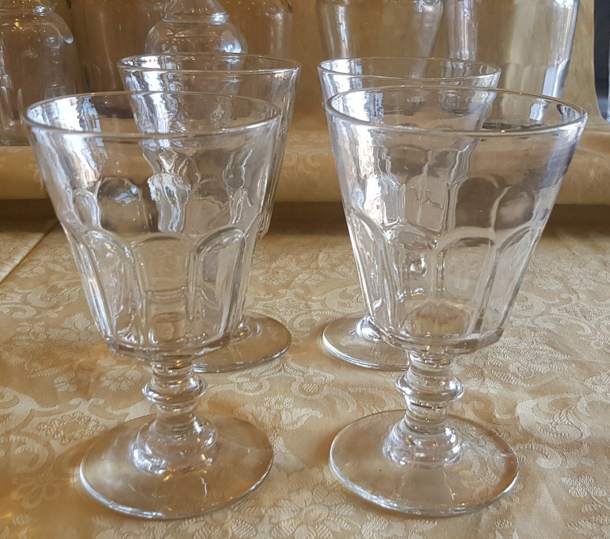 Set Di 4 Grandi Bicchieri Da Acqua Antichi Del XIX Secolo In Vetro Stampato Ad Imitazione Del M-photo-3